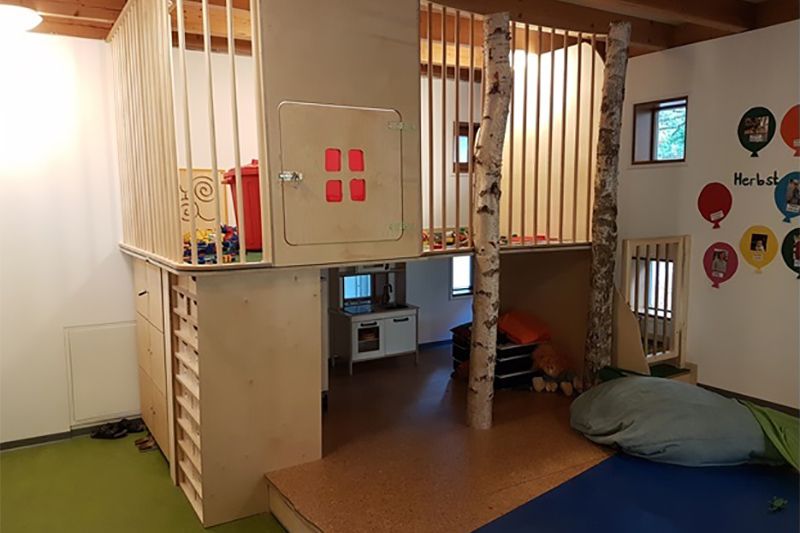 Spielgeräte für Kinder in einer KITA.